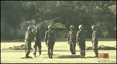 Шутки с гранатой в китайской армии