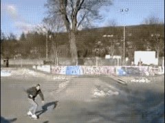 Падение начинающего скейтера