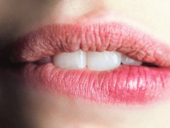 Покусывание губы