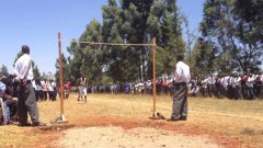 Спортивное состязание кенийских студентов