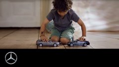 Mercedes-Benz разыграла малолетних любителей сталкивать игрушечные автомобили