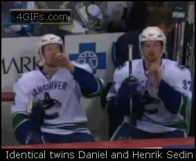 Хоккеисты - близнецы