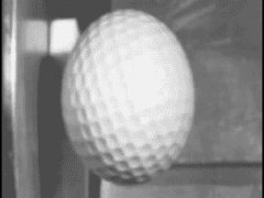 Мячик от гольфа и стена