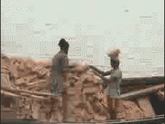 Перенос кирпичей в Африке