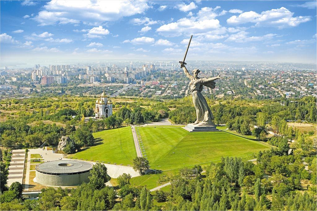 Родина-мать зовёт - памятник в Волгограде