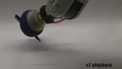 Робот хватает предметы с помощью гранул