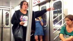 Розыгрыш с попрошайками в метро