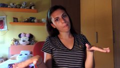 Итальянка объясняет значение итальянских жестов
