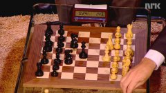 Чемпион мира по шахматам играет с Биллом Гейтсом